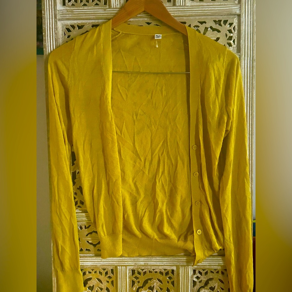 Uniqlo Women's Mustard Yellow Cardigan Sweater XXS Long Sleeve Casual button up - Picture 2 of 4